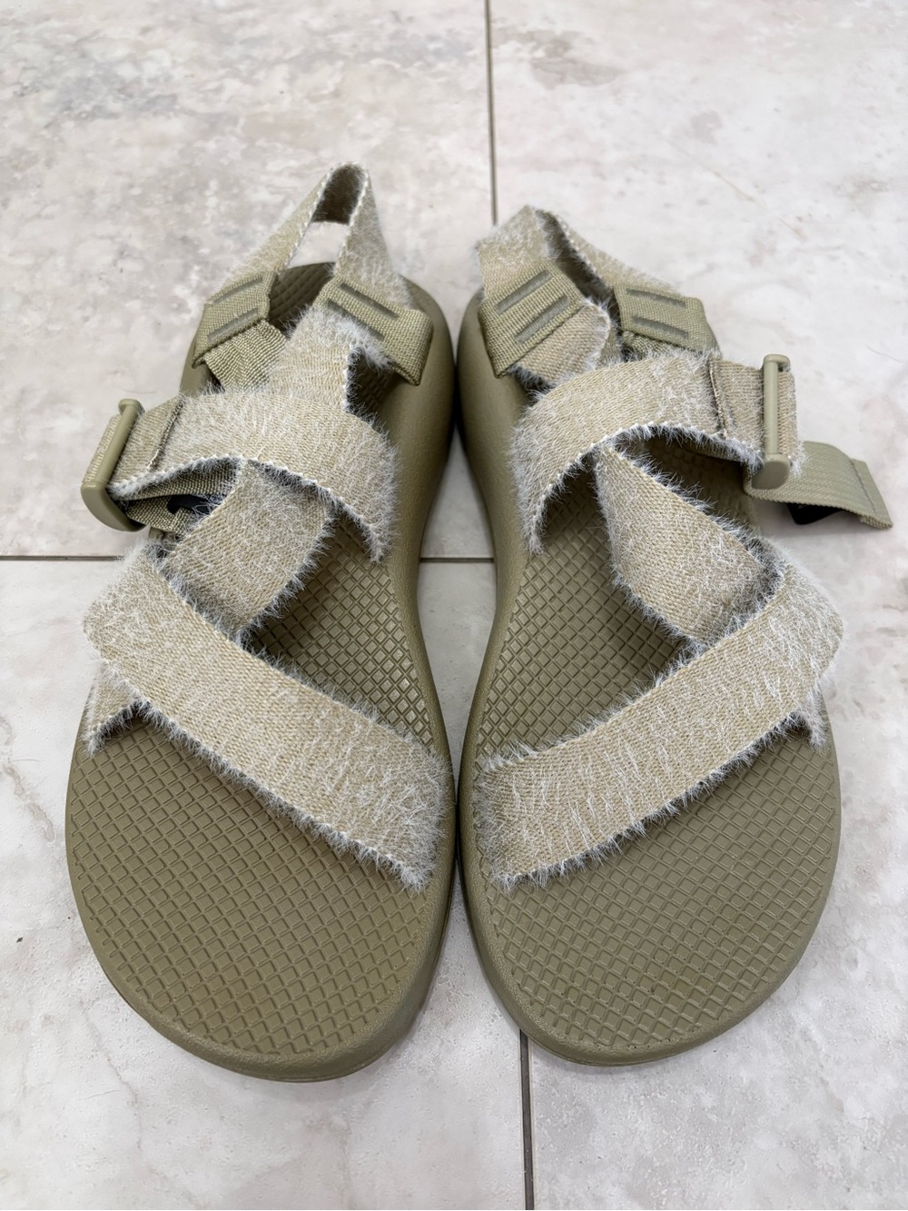 Women’s Mega Z Wide Strap Classic Fuzzy Chaco Sandals Size 10